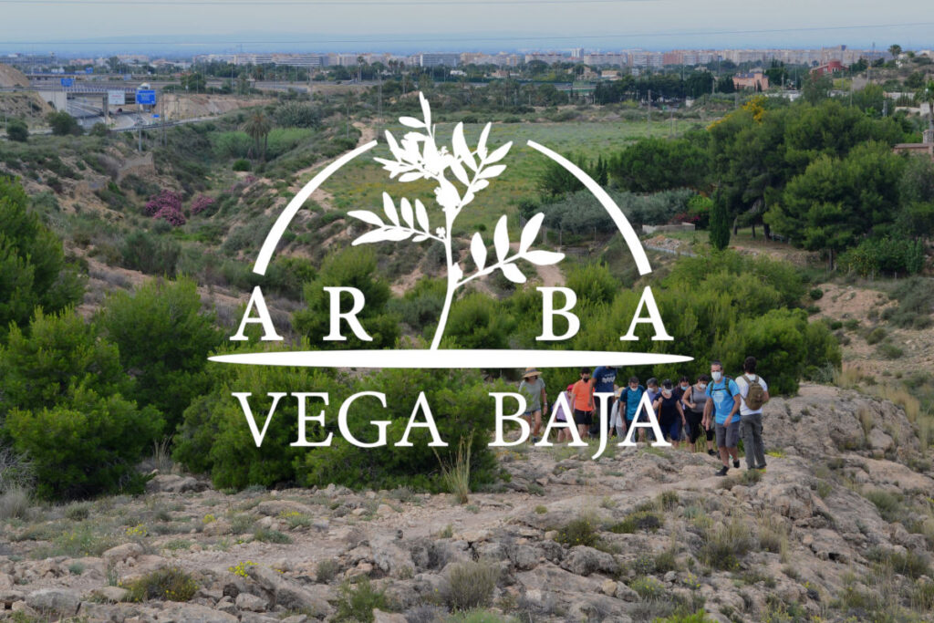 Logo ARBA Vega Baja sobre fondo de paisaje mediterraneo